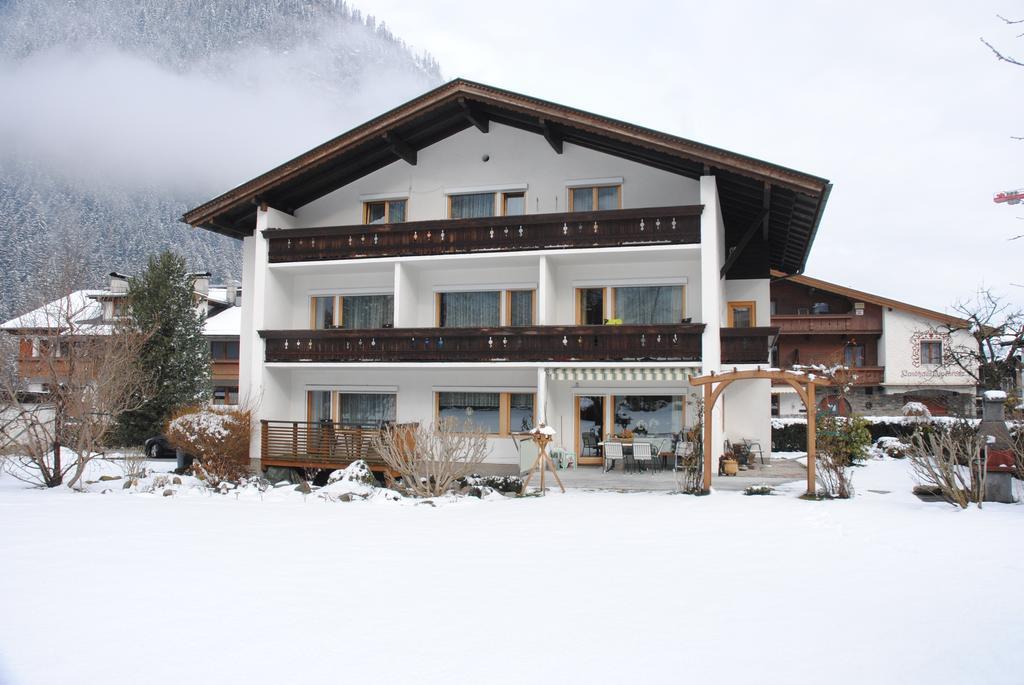 Gaestehaus Ahornblick Mayrhofen Exteriör bild