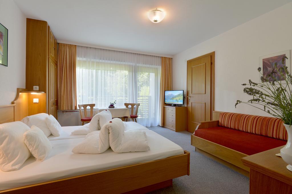 Gaestehaus Ahornblick Mayrhofen Exteriör bild