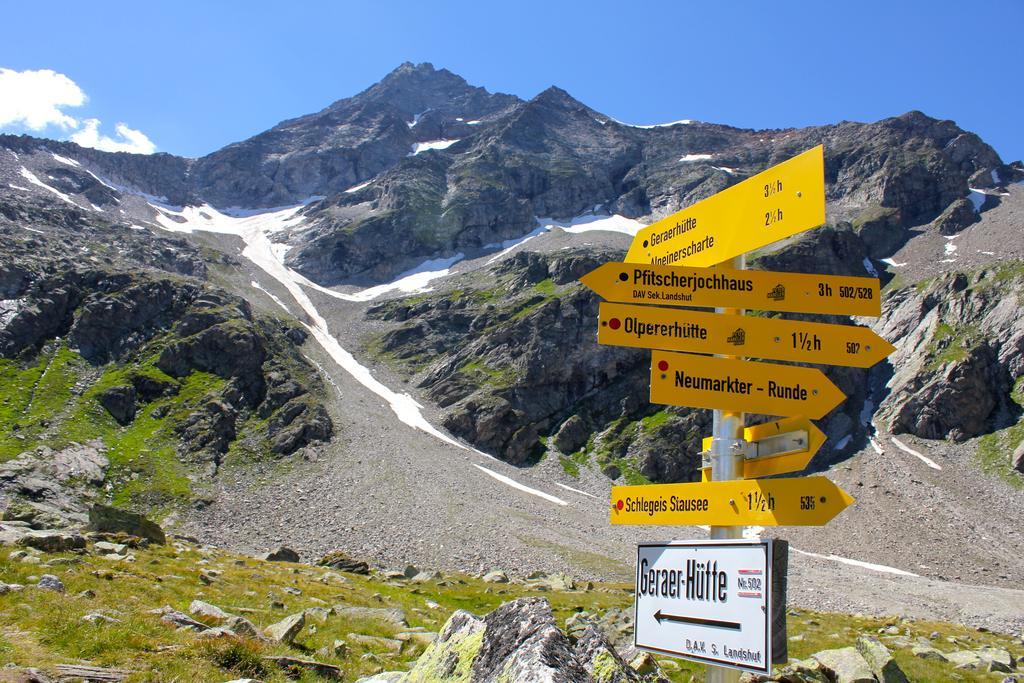 Gaestehaus Ahornblick Mayrhofen Exteriör bild